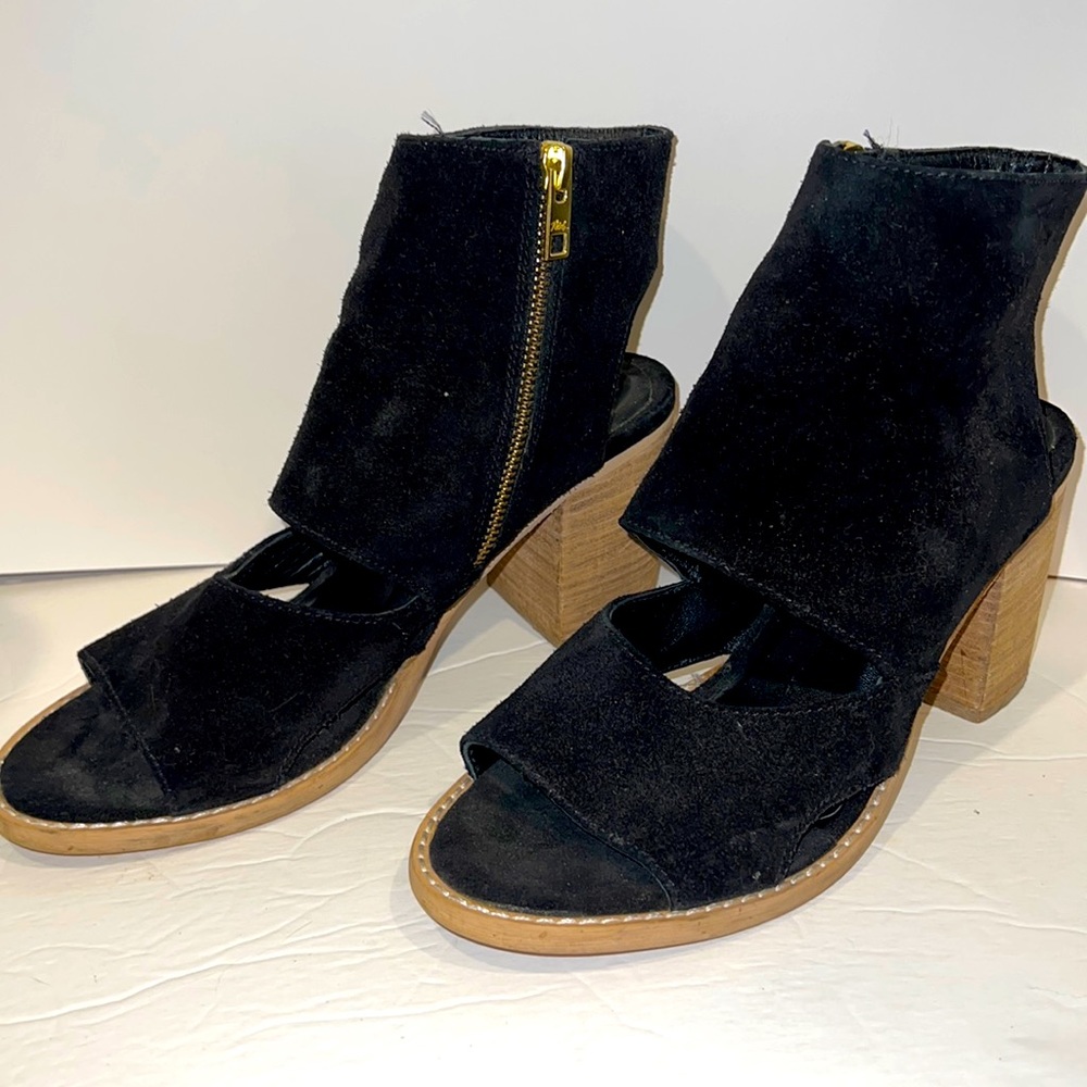 Rebels Block Heel Suede Shoes Sz 9 Zippers